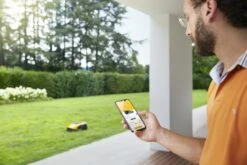 Stiga Stig Robottiruohonleikkuri 600 M2 10 Stiga Stig Robottiruohonleikkuri 600 M2 -Uittokalusto Kauppa stig 2r3100018st1 amb04 ecommerce